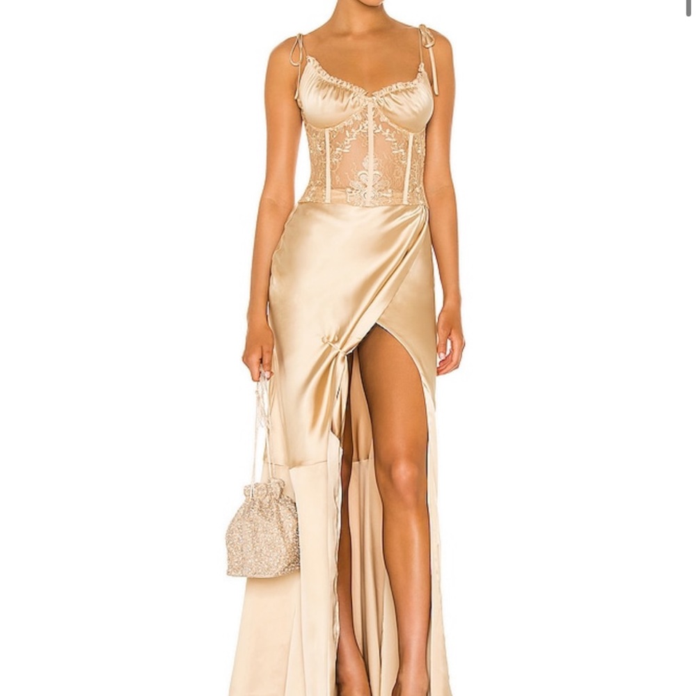 V. Chapman calla lily gown worn once